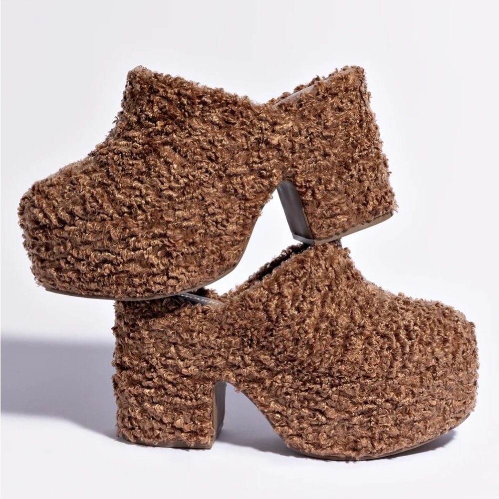 Larroude Miso Clog in Brown Shearling